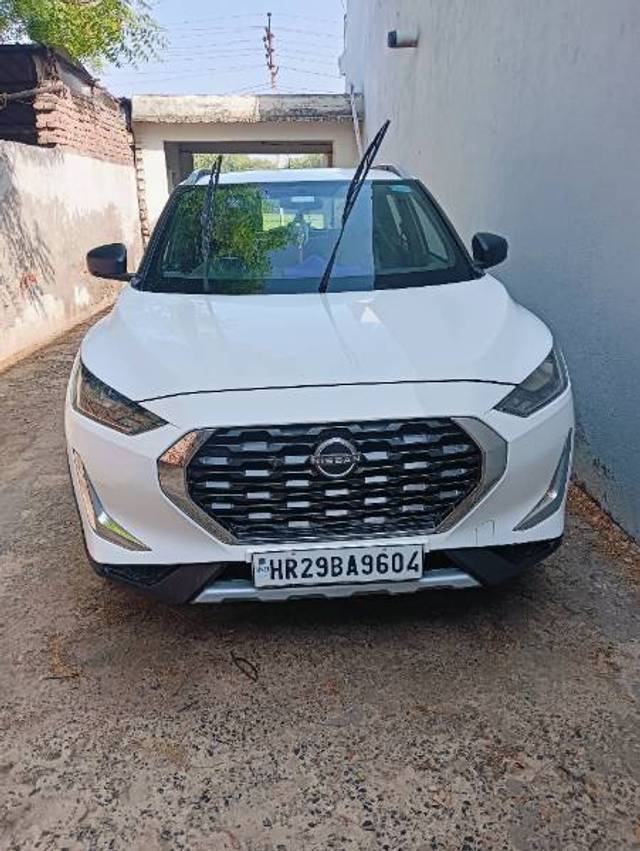 https://images10.gaadi.com/usedgaadi-sellcar/UsedCar/e598055aa/93738b19-5cd7-422d-b2ac-1e69155cd3ad.jpg?imwidth=6400