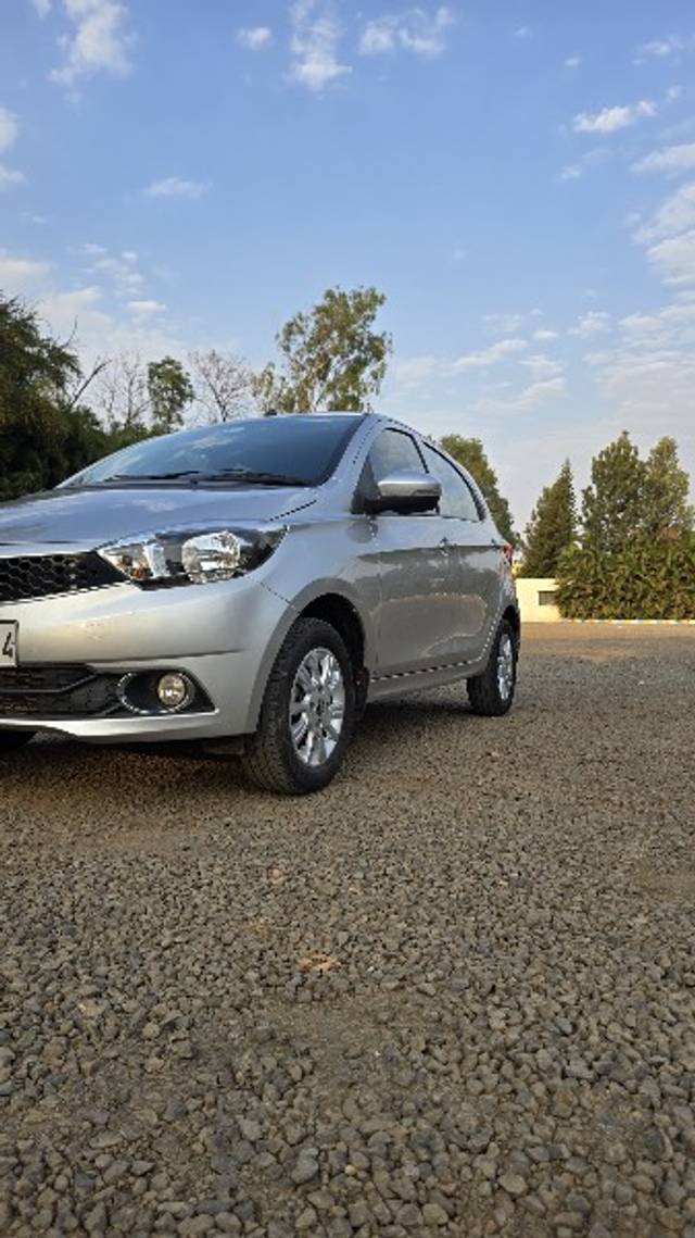 https://images10.gaadi.com/usedgaadi-sellcar/UsedCar/e59805aea/4fa70eef-b57d-4d23-a69c-371ad2bd5ebc.jpeg?imwidth=6402