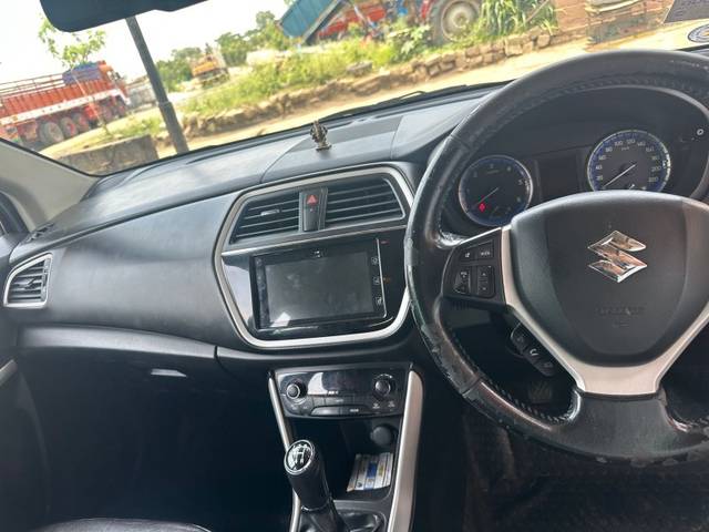 https://images10.gaadi.com/usedgaadi-sellcar/UsedCar/e5983e55a/a8558ede-f6e6-4c6d-9edd-e8ee5d8a037f.jpeg?imwidth=6401
