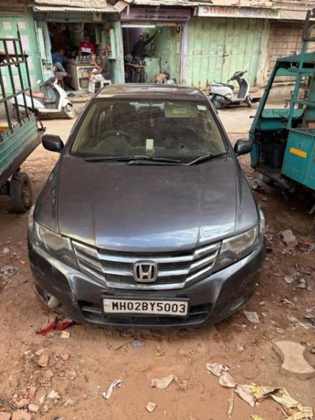 https://images10.gaadi.com/usedgaadi-sellcar/UsedCar/e5988efda/3e4ff5eb-402e-4215-9d08-161f7784acc7.jpg?imwidth=6400