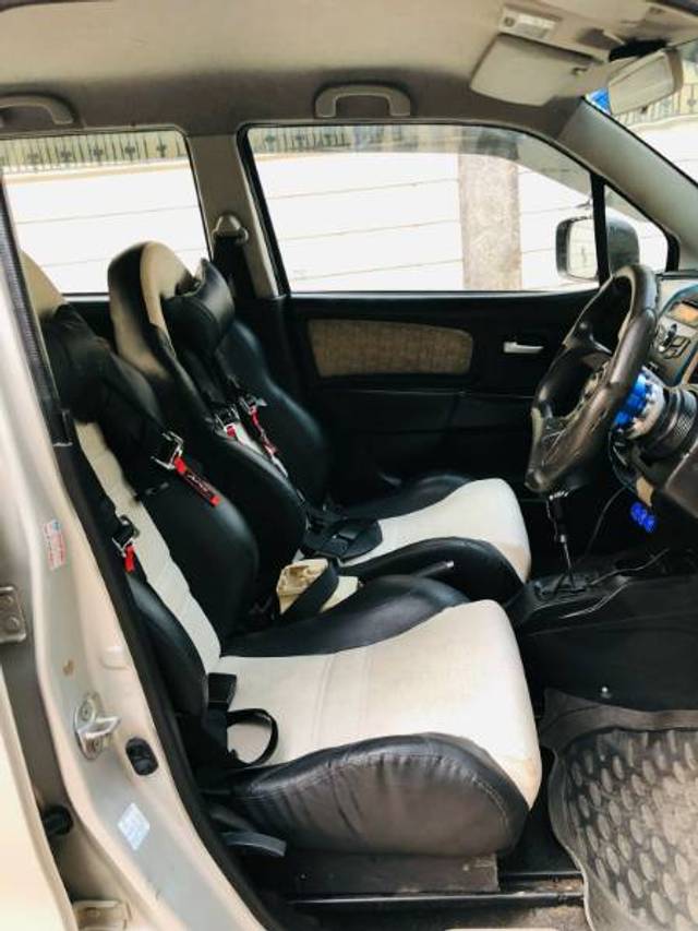 https://images10.gaadi.com/usedgaadi-sellcar/UsedCar/e598a7caa/30ad10c8-cb0d-477e-bb7d-698b2371a9d4.jpg?imwidth=6402