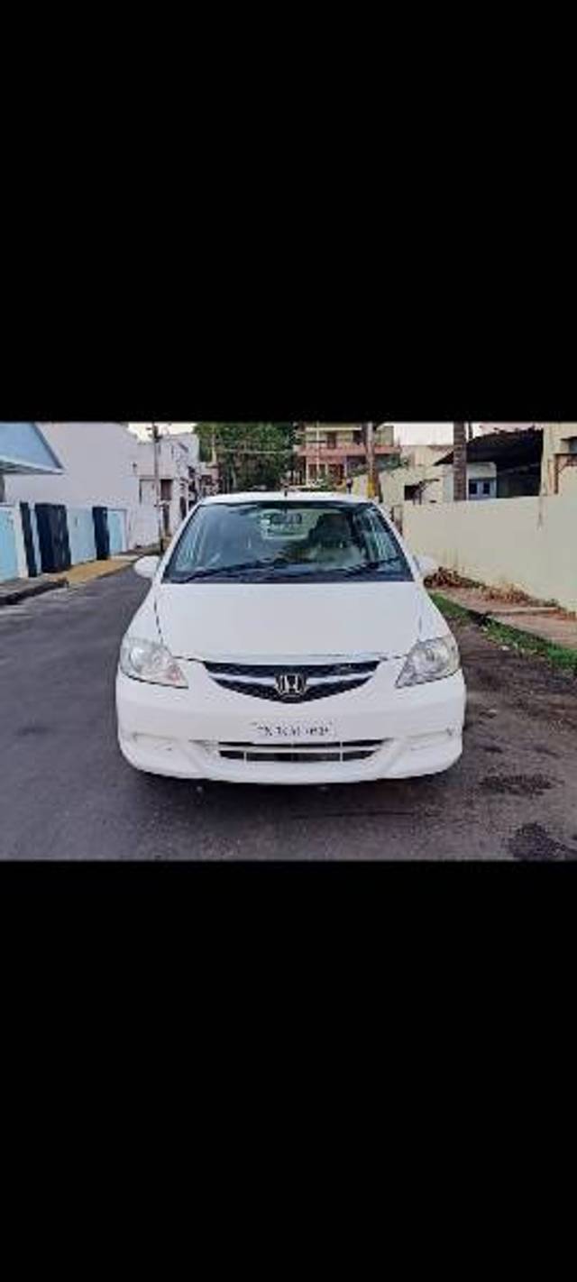 https://images10.gaadi.com/usedgaadi-sellcar/UsedCar/e598fa63a/76c48203-bfc9-4e7c-bd9b-8d571546d40d.jpg?imwidth=6401