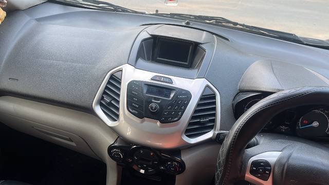 https://images10.gaadi.com/usedgaadi-sellcar/UsedCar/e5990fc1a/2af2c3c2-21bb-4b60-a95a-a9271024d57e.jpeg?imwidth=6401