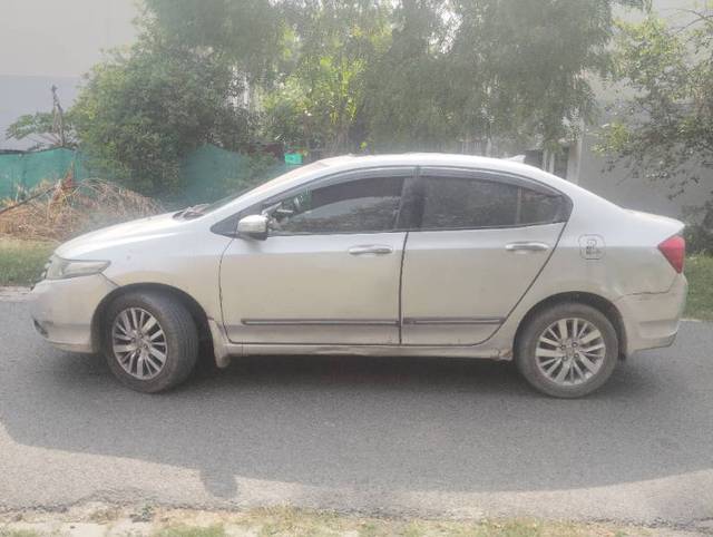 https://images10.gaadi.com/usedgaadi-sellcar/UsedCar/e5991281a/68701e90-2c8f-41be-9620-8bbf17b032b4.jpg?imwidth=6400