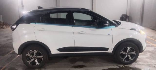 https://images10.gaadi.com/usedgaadi-sellcar/UsedCar/e599342aa/32b48f8e-1c72-4acc-8b51-eb6c92ab5bed.jpeg?imwidth=6401