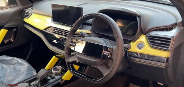 https://images10.gaadi.com/usedgaadi-sellcar/UsedCar/e59953b1a/f1594848-d546-4b70-be95-31b5800b448a.jpeg?imwidth=6402