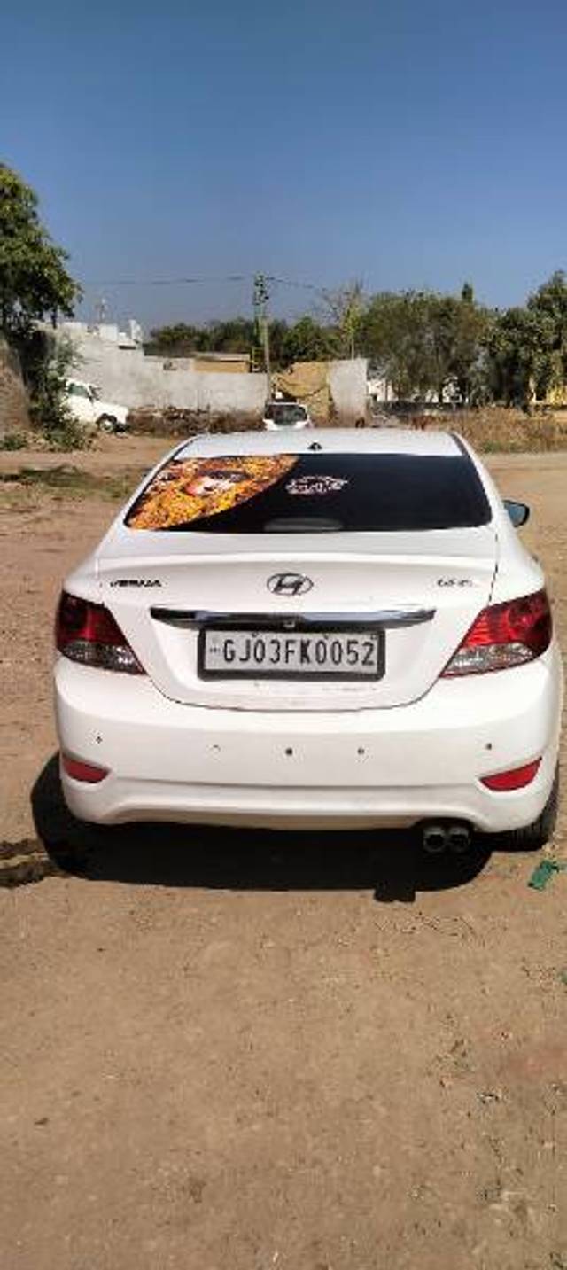 https://images10.gaadi.com/usedgaadi-sellcar/UsedCar/e599819ba/f5d13832-f70d-45a3-838b-b540aeac729d.jpg?imwidth=6401