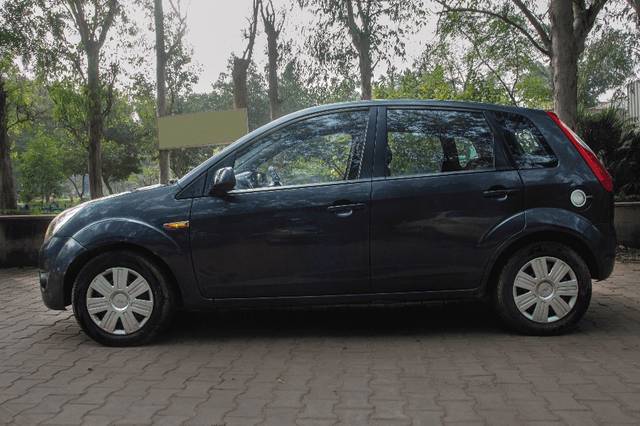 https://images10.gaadi.com/usedgaadi-sellcar/UsedCar/e599892ba/da8e4b3d-ec37-4580-a917-f51e9dfb5d5b.png?imwidth=6402