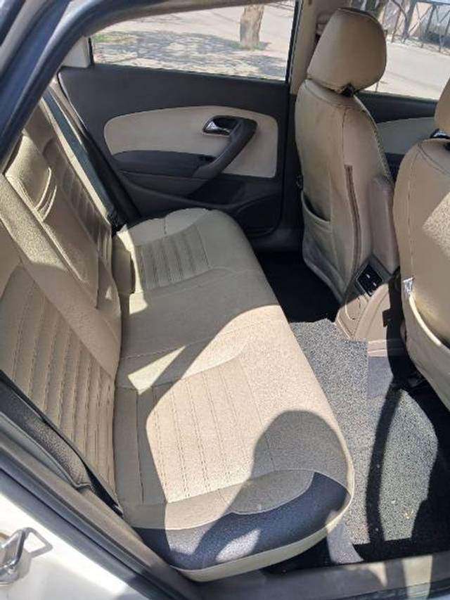 https://images10.gaadi.com/usedgaadi-sellcar/UsedCar/e599a321a/e0740937-d1bf-4aa0-ba3a-45d5c1dcfb6b.jpg?imwidth=6402