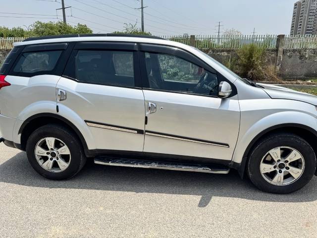 https://images10.gaadi.com/usedgaadi-sellcar/UsedCar/e599afb6a/6529bda5-063d-406e-9b86-f1e622ab45d5.jpeg?imwidth=6401