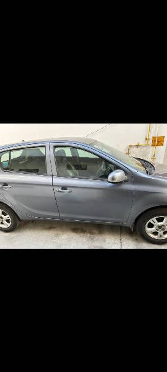 https://images10.gaadi.com/usedgaadi-sellcar/UsedCar/e599e1bea/7d42647a-7c06-4d62-b3d1-0976304ece79.jpg?imwidth=6400