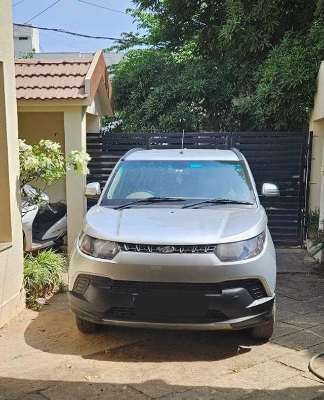 https://images10.gaadi.com/usedgaadi-sellcar/UsedCar/e599e2aea/3f984a87-da24-4fc2-945c-bac25f042320.jpeg?imwidth=6402