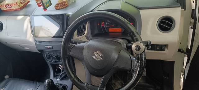 https://images10.gaadi.com/usedgaadi-sellcar/UsedCar/e599f21ca/953f611e-8e53-4528-91c8-1fbb23e09ff0.jpg?imwidth=6401
