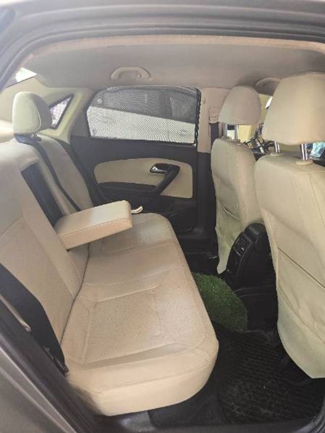 https://images10.gaadi.com/usedgaadi-sellcar/UsedCar/e59a2712a/273ae89a-9c6f-48cf-bcc0-0fd542f19eeb.jpg?imwidth=6401