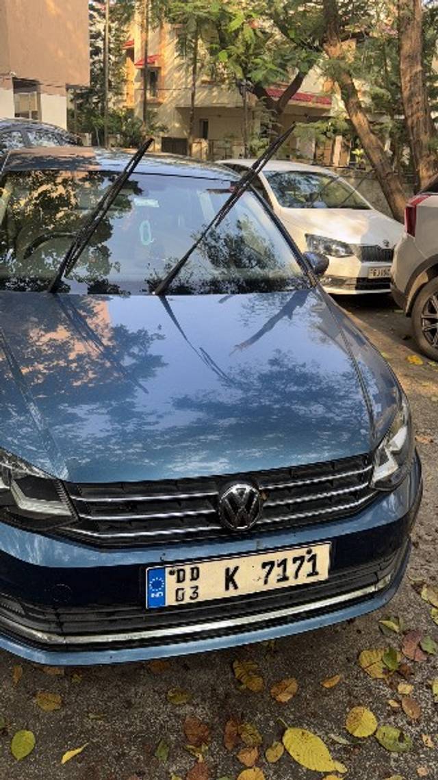 https://images10.gaadi.com/usedgaadi-sellcar/UsedCar/e59a38b6a/5a931312-3283-45a7-8578-f279250e7c4b.jpeg?imwidth=6400