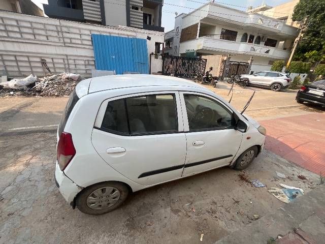 https://images10.gaadi.com/usedgaadi-sellcar/UsedCar/e59a4a69a/325ac048-5d74-4442-ad04-47c17901564a.jpg?imwidth=6401