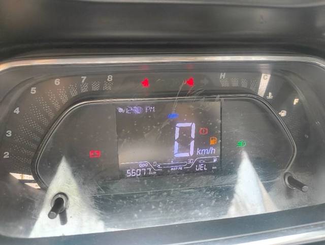 https://images10.gaadi.com/usedgaadi-sellcar/UsedCar/e59a55c2a/d3d1b99e-de9f-49d3-bf61-d05f8c8e4495.jpg?imwidth=6401