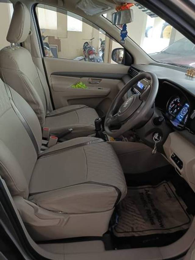 https://images10.gaadi.com/usedgaadi-sellcar/UsedCar/e59a61e6a/eebdd444-6d03-4bf3-9e30-428354b31125.jpeg?imwidth=6401