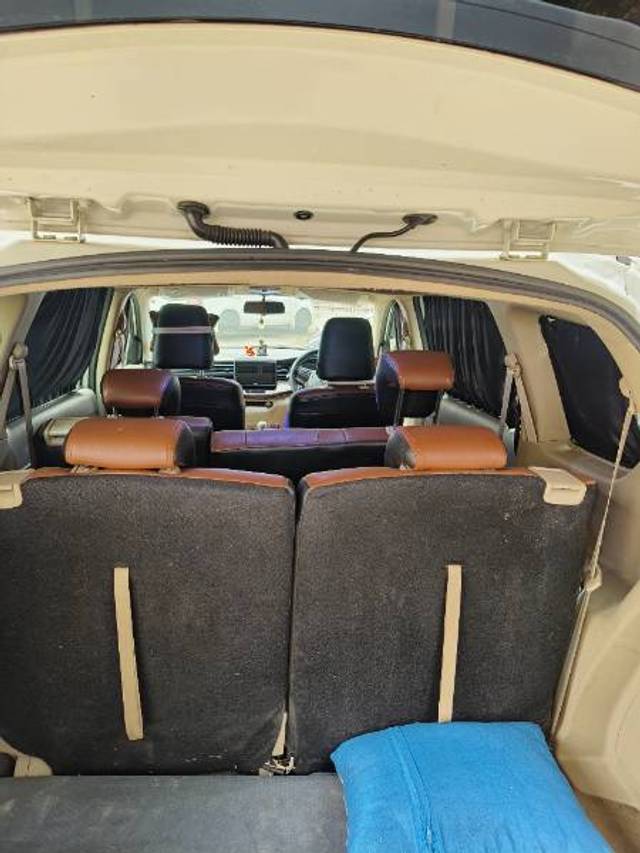 https://images10.gaadi.com/usedgaadi-sellcar/UsedCar/e59a66e6a/a5315304-23c6-4884-a46f-44e476216d17.jpg?imwidth=6402