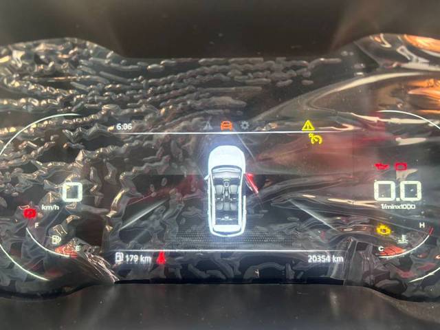 https://images10.gaadi.com/usedgaadi-sellcar/UsedCar/e59a7f07a/1a527486-77b0-4f7a-8490-e164b6aaad51.jpg?imwidth=6401