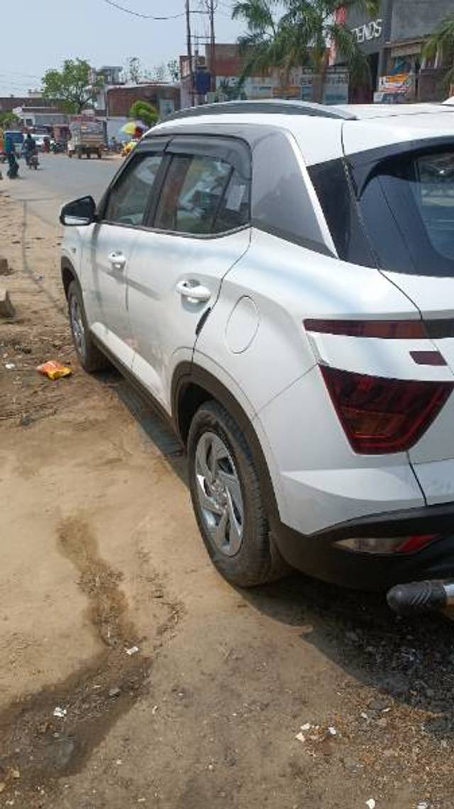 https://images10.gaadi.com/usedgaadi-sellcar/UsedCar/e59a82f3a/06ff91f7-6bfd-42d1-8582-3d97c048df78.jpg?imwidth=6402