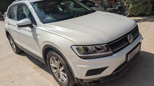 https://images10.gaadi.com/usedgaadi-sellcar/UsedCar/e59a9067a/05ba678e-5260-44cc-a9ea-37aaae6cb880.jpg?imwidth=6401
