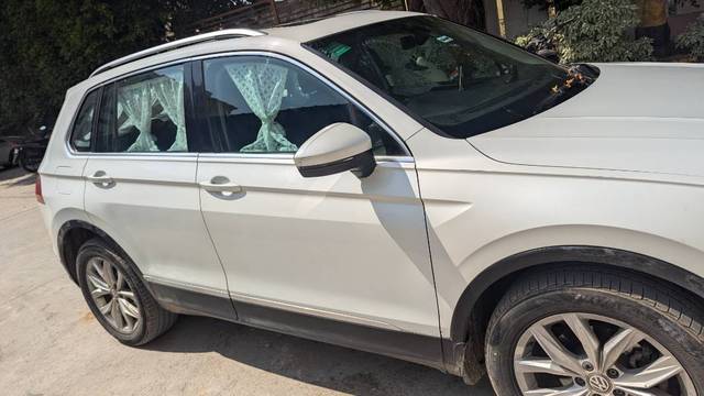 https://images10.gaadi.com/usedgaadi-sellcar/UsedCar/e59a9067a/ef827855-e255-425d-919e-5fbfe28e6218.jpg?imwidth=6402