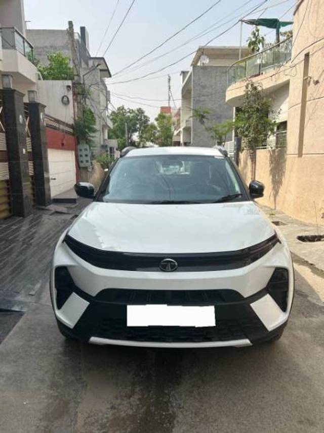 https://images10.gaadi.com/usedgaadi-sellcar/UsedCar/e59adeaea/454b56b2-be2b-4ac3-827f-0ea1254295e7.jpg?imwidth=6400