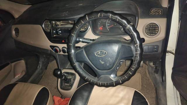 https://images10.gaadi.com/usedgaadi-sellcar/UsedCar/e59b1321a/45e7b123-eefc-40dd-8c63-575bc231ea3a.jpg?imwidth=6401