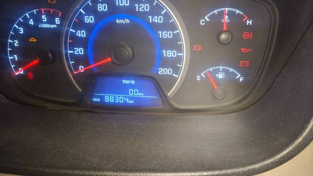 https://images10.gaadi.com/usedgaadi-sellcar/UsedCar/e59b1321a/902796a8-e0b4-4c57-acb1-5ce5b973e5eb.jpg?imwidth=6402