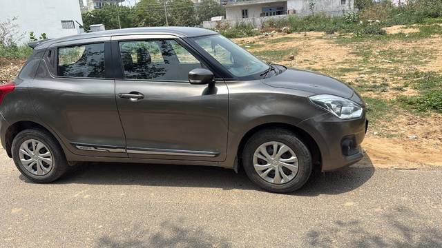 https://images10.gaadi.com/usedgaadi-sellcar/UsedCar/e59b516fa/c7d407fb-ce90-405e-8692-05c7e0a9bc8d.jpeg?imwidth=6402