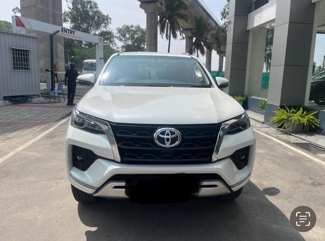 https://images10.gaadi.com/usedgaadi-sellcar/UsedCar/e59b7753a/cdefe0bf-84cf-48ce-999b-76d7f12b1fdb.jpeg?imwidth=6402