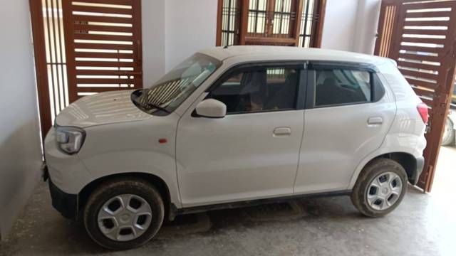 https://images10.gaadi.com/usedgaadi-sellcar/UsedCar/e59bbe4da/fb17817c-e28e-4e24-b023-a2e906db278f.jpeg?imwidth=6400