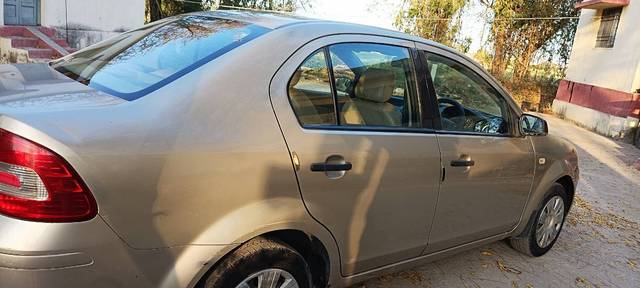 https://images10.gaadi.com/usedgaadi-sellcar/UsedCar/e59bc665a/29783aae-6e70-4c8f-b9ae-a050e2eace60.jpg?imwidth=6402