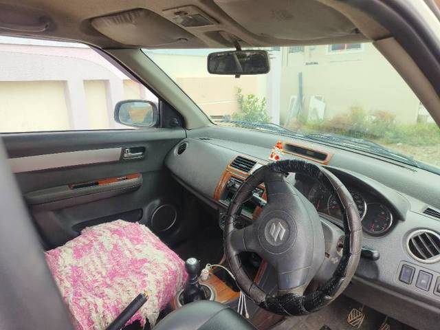 https://images10.gaadi.com/usedgaadi-sellcar/UsedCar/e59be0f8a/933064d7-97b2-4b1f-aad7-4bb5f3d76254.jpg?imwidth=6401