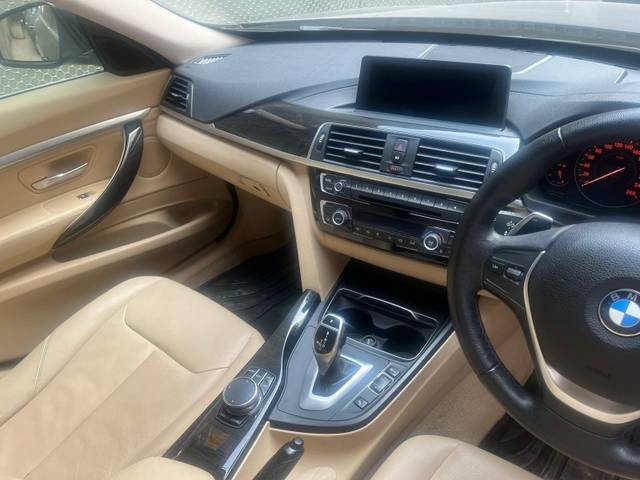 https://images10.gaadi.com/usedgaadi-sellcar/UsedCar/e59c9c54a/8d8bcf0d-db24-4b4d-a5b2-f68c43b6266e.jpeg?imwidth=6402