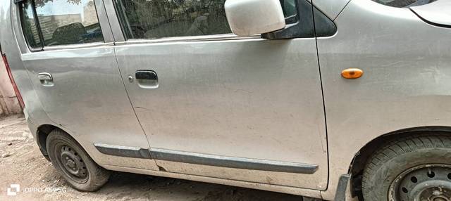 https://images10.gaadi.com/usedgaadi-sellcar/UsedCar/e59cc77ca/906cbbcb-eec7-41f4-9c01-2d09ff27311d.jpg?imwidth=6402