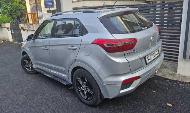 https://images10.gaadi.com/usedgaadi-sellcar/UsedCar/e59cc93ea/d0313560-794b-4fe0-9b9c-79b1705b023c.jpg?imwidth=6401