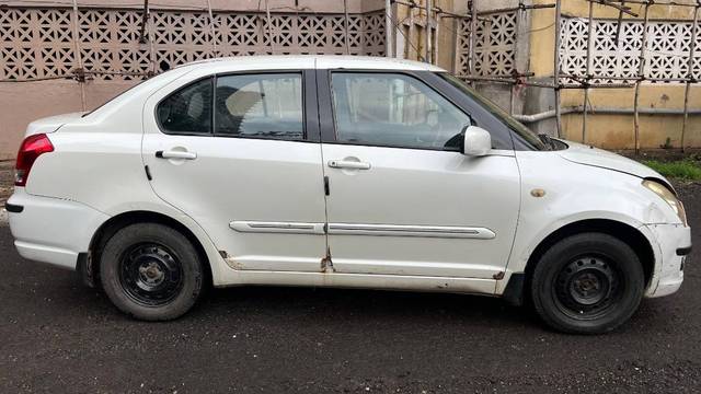 https://images10.gaadi.com/usedgaadi-sellcar/UsedCar/e59d25daa/5fba7b43-7834-472c-a155-cc3e629e36bb.jpeg?imwidth=6401