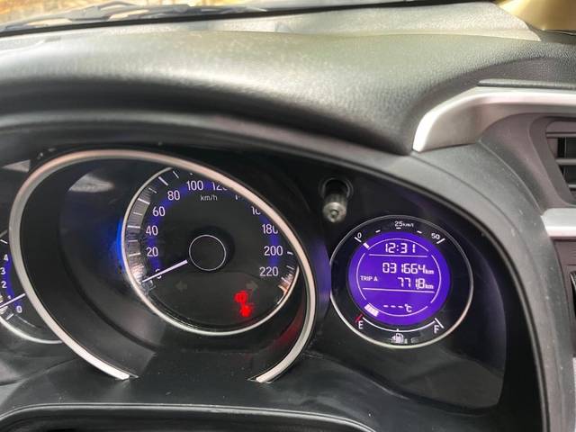 https://images10.gaadi.com/usedgaadi-sellcar/UsedCar/e59d7ee3a/2899ed3d-c108-4d45-8cbd-39d9fca0b9ae.jpeg?imwidth=6401