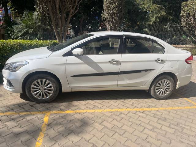 https://images10.gaadi.com/usedgaadi-sellcar/UsedCar/e59da8f0a/e666250a-8448-4023-8636-ed4561f675f4.jpeg?imwidth=6400