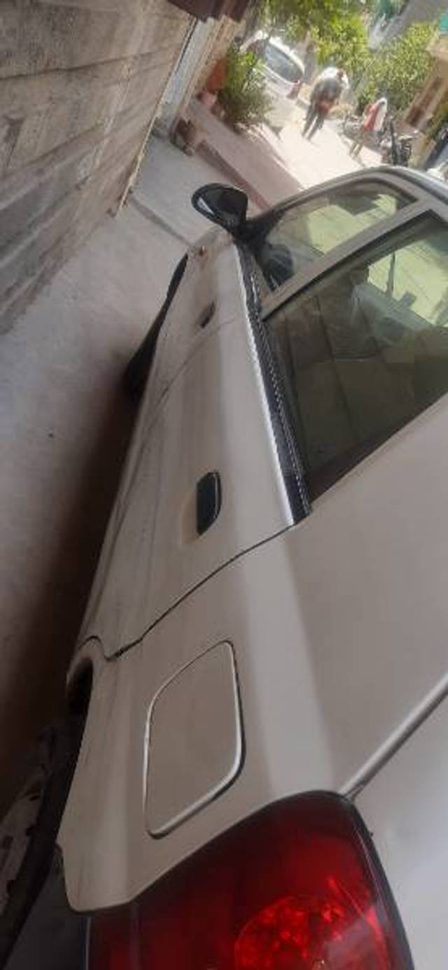 https://images10.gaadi.com/usedgaadi-sellcar/UsedCar/e59db75ba/46c93d17-f473-430a-b6ce-398f9377c836.jpg?imwidth=6402