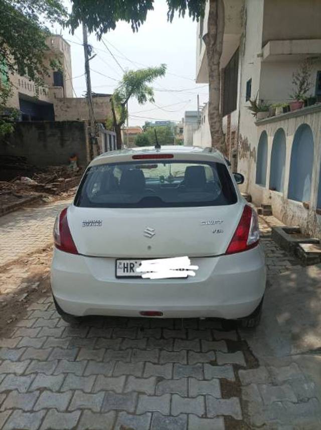 https://images10.gaadi.com/usedgaadi-sellcar/UsedCar/e59de1a8a/9f5f0d42-3f27-4556-a0d6-a6260a4889ed.jpg?imwidth=6402