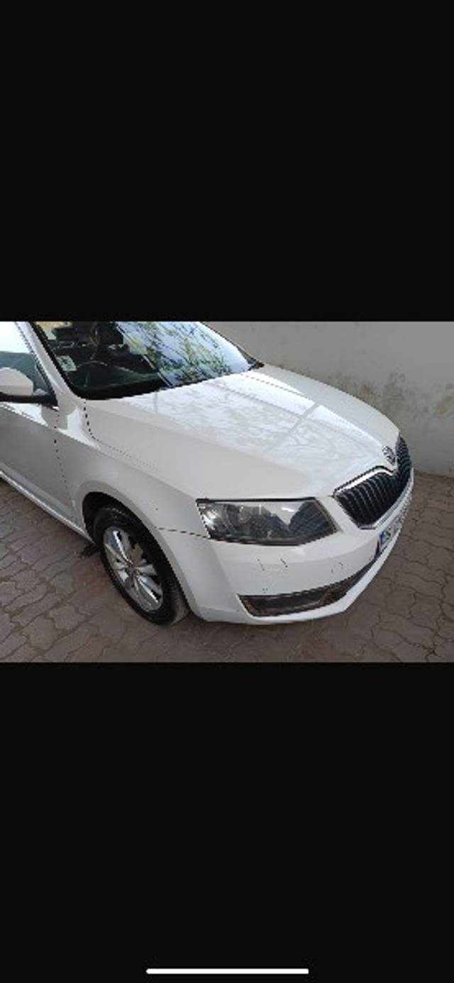 https://images10.gaadi.com/usedgaadi-sellcar/UsedCar/e59e2056a/ed63ae28-4b81-482c-bf21-299b79587427.png?imwidth=6400