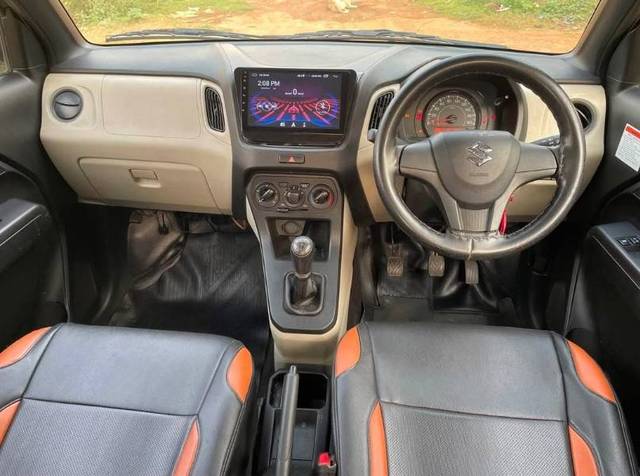 https://images10.gaadi.com/usedgaadi-sellcar/UsedCar/e59e2122a/738c14d0-d85f-4ef5-aeb5-9ce46d96f9d9.jpg?imwidth=6401