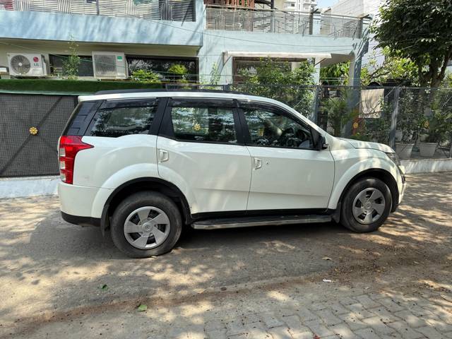 https://images10.gaadi.com/usedgaadi-sellcar/UsedCar/e59e889ca/8a206f4e-bbd4-49e6-a772-321981a84d2d.jpeg?imwidth=6402