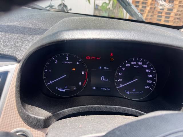 https://images10.gaadi.com/usedgaadi-sellcar/UsedCar/e59ed7e8a/972a6e9f-1172-4494-bd3f-9f643ebebf62.jpeg?imwidth=6402