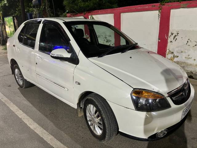https://images10.gaadi.com/usedgaadi-sellcar/UsedCar/e59ee148a/1d2a0b78-9c1d-41ff-a4f1-2f923fd8d015.jpeg?imwidth=6400