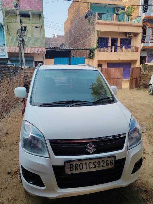 https://images10.gaadi.com/usedgaadi-sellcar/UsedCar/e59ee29ca/cccfe243-bd58-44b4-b5f5-41b50902386b.jpg?imwidth=6400