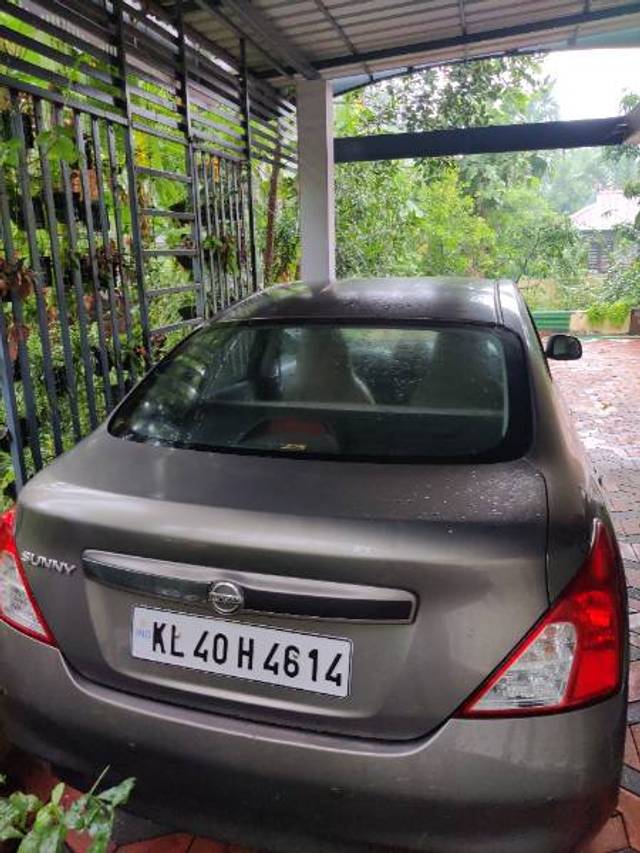https://images10.gaadi.com/usedgaadi-sellcar/UsedCar/e59f68cda/0349bdb7-453a-4fbd-a41a-c6224f500023.jpg?imwidth=6402